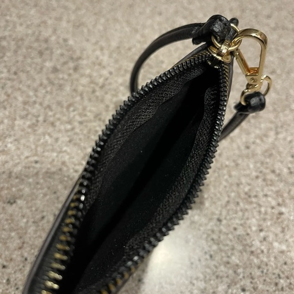 NWOT Darcy Marks London Black Leather Wristlet - Picture 9 of 10